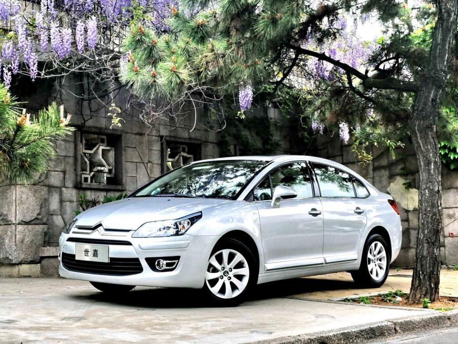  Citroen C-Quatre Sedan 2009 года  (фото 1 из 15)